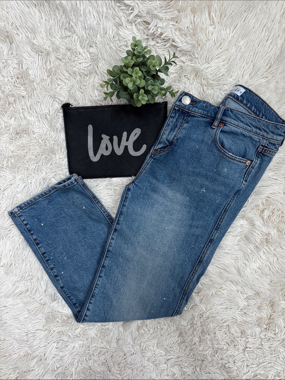 Loft Straight Crop Jeans 💗  Medium Wash